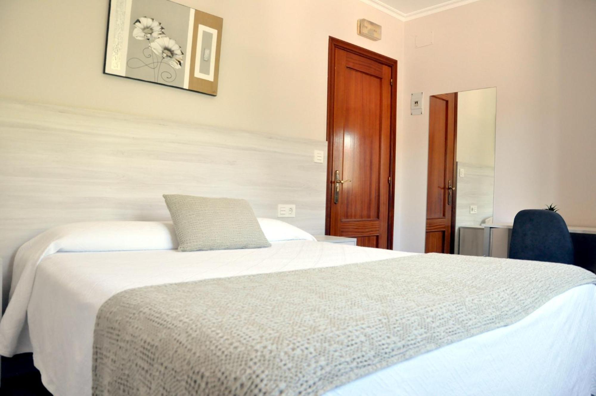 Hostal Paz Gondomar Bagian luar foto